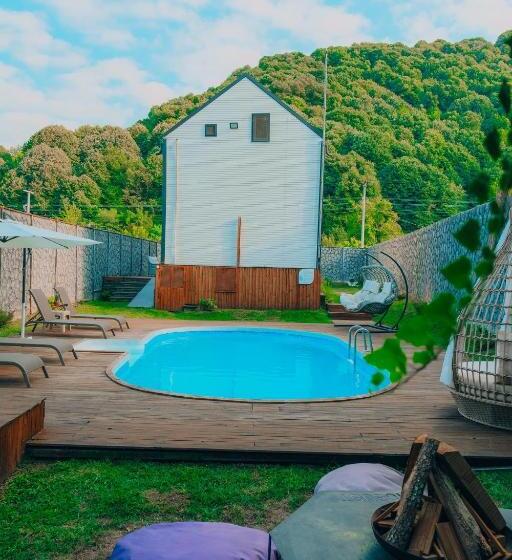 ベッドアンドブレックファースト Eksado Resort