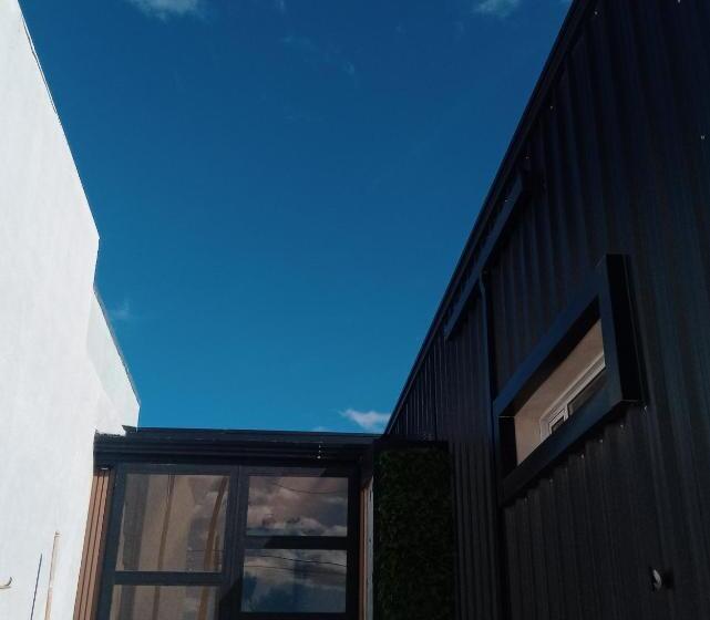 تختخواب و صبحانه El Templo