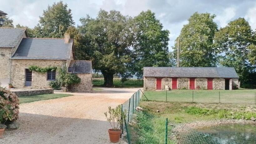 مبيت وإفطار Gîte La Petite Gilardière