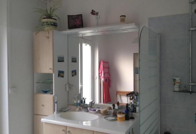 민박 L Escale De La Madeleine