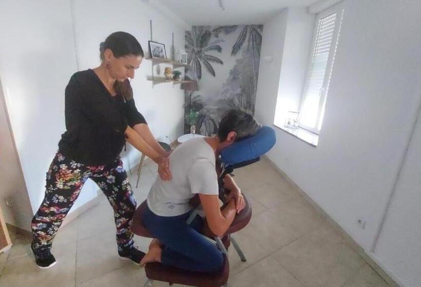 민박 L Escale De La Madeleine