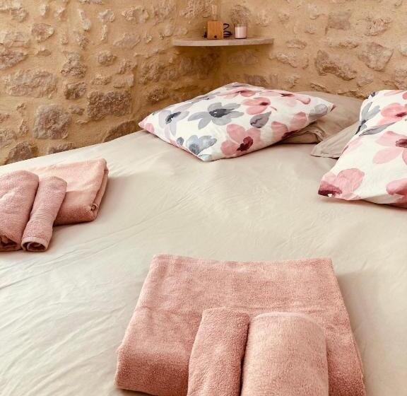 مبيت وإفطار Le Domaine Sainte Raffine, Piscine, Charme Et Insolite