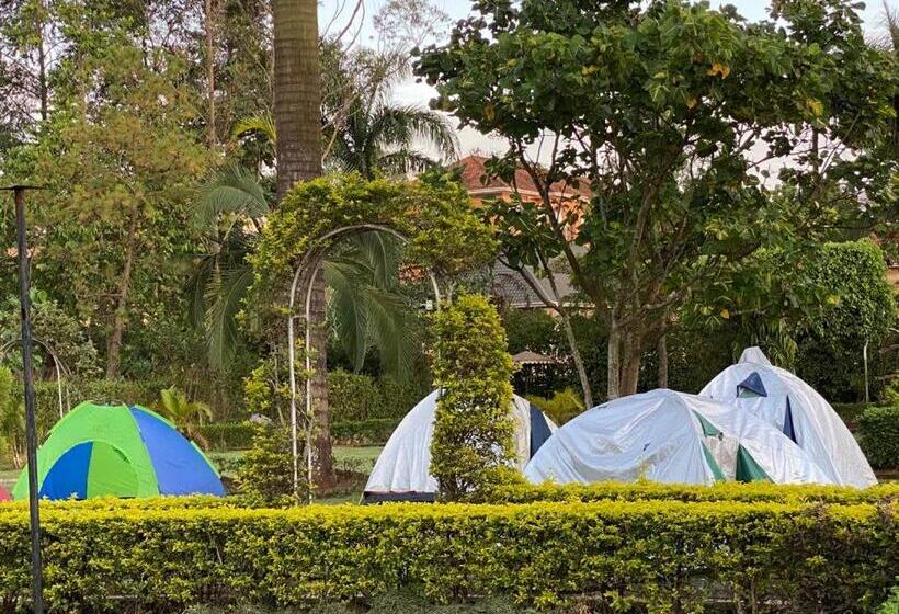 تختخواب و صبحانه Paradise Gardens Kajjansi