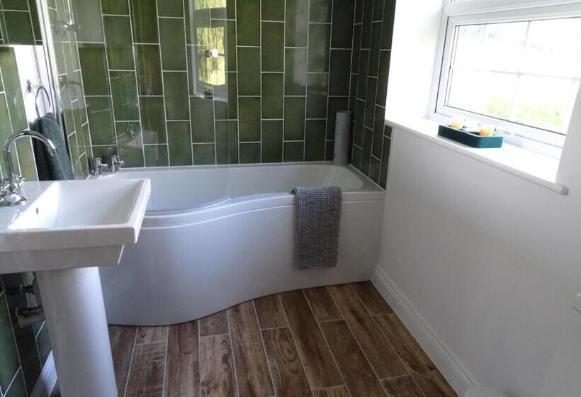 민박 The Old Coach House