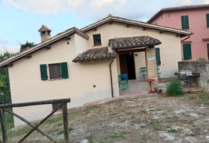 مبيت وإفطار Villa Claudi Camerino