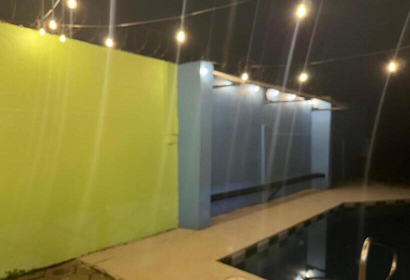 مبيت وإفطار Your Beachfront Bnb Paradise