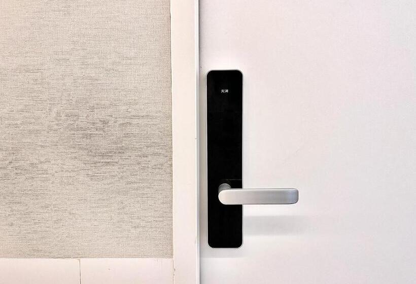 בית מלון כפרי 东京上野超级中心 设计师房间ycoee 上野公园3分钟 车站1分钟 超级繁华 免费wifi 戴森吹风