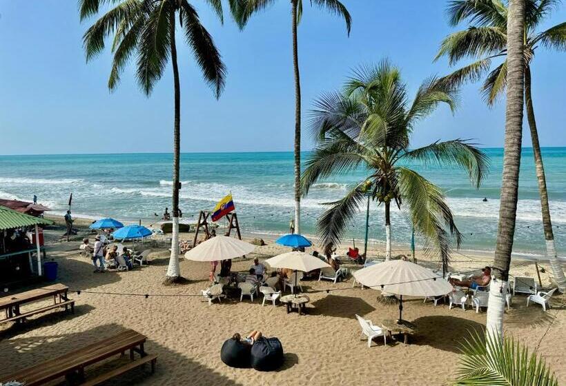 فندق Beach Life Palomino & Beach Club