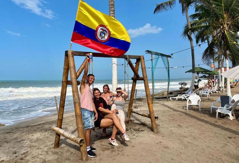 فندق Beach Life Palomino & Beach Club