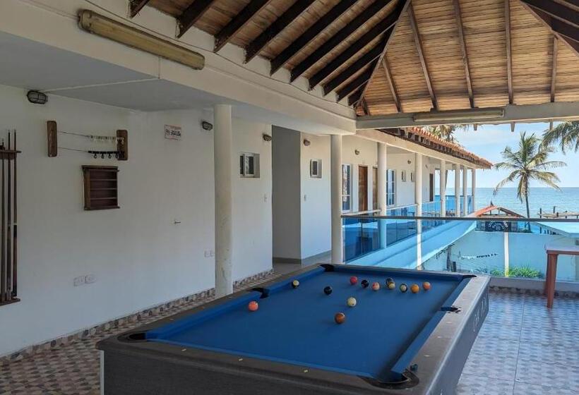 هتل Beach Life Palomino & Beach Club