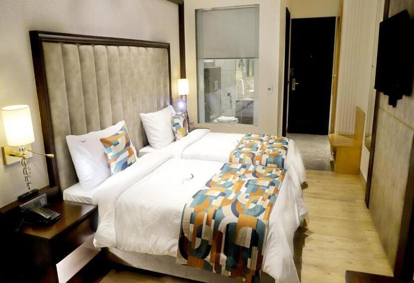 ホテル Blusalzz Residence Amritsar