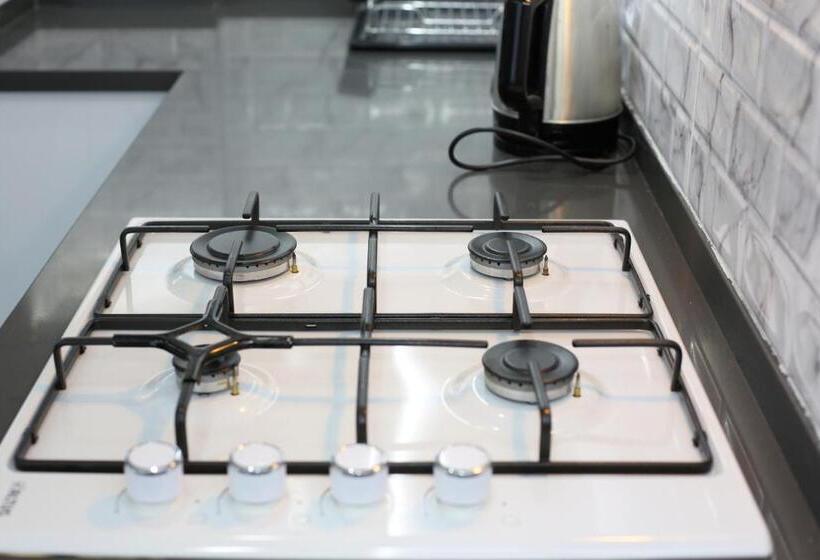 هتل Bright House Apart