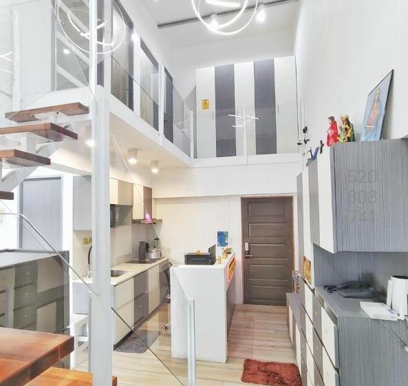 هتل کپسول Mactan Airport Hostel At Aashvi Cozy Cabin