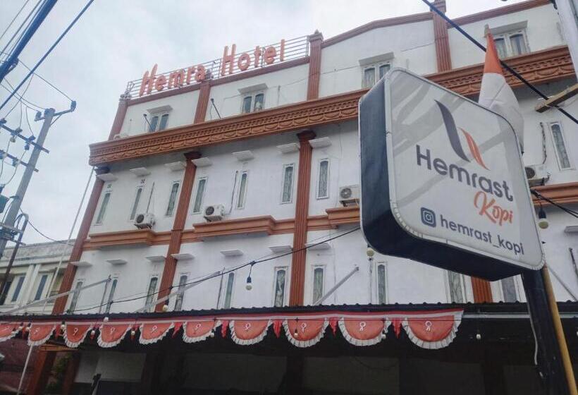 호텔 Hemra