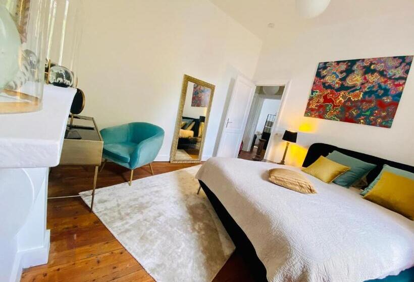 Отель Hôtel Vcb Ciney Centre Ville