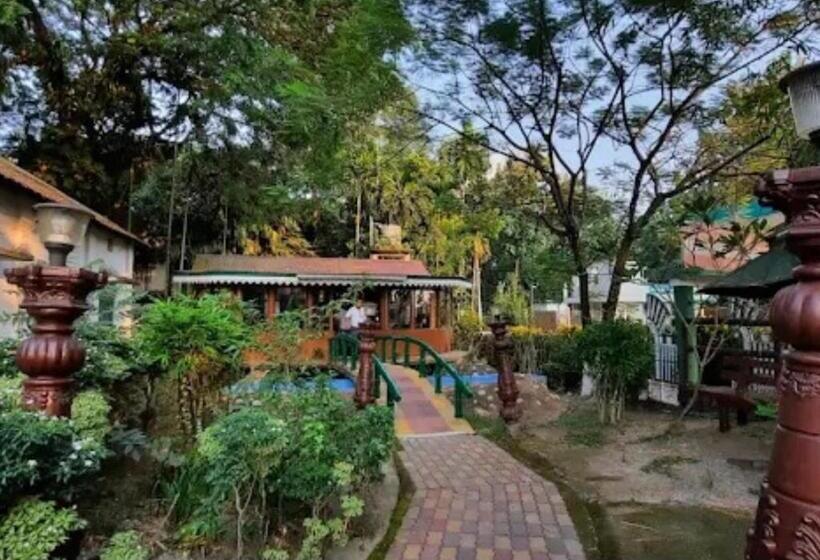 Отель Jaldapara Jungle Camp I Family Resort By Stayapart