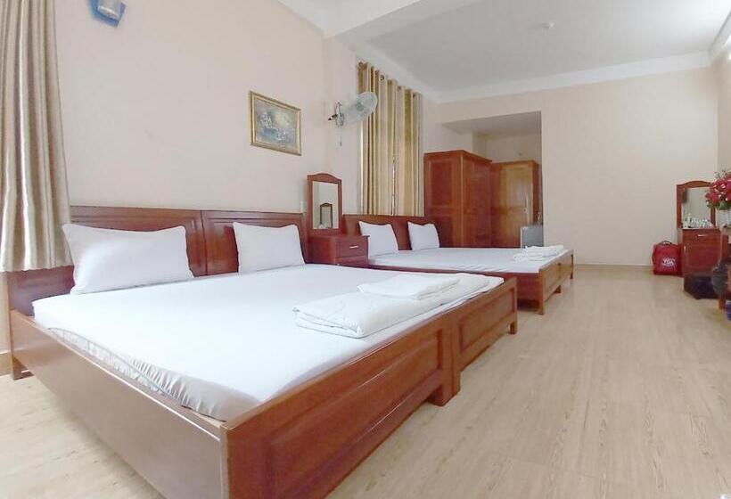 هتل Khách Sạn Cúc Phương