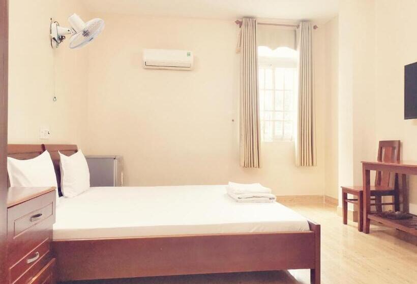 هتل Khách Sạn Cúc Phương