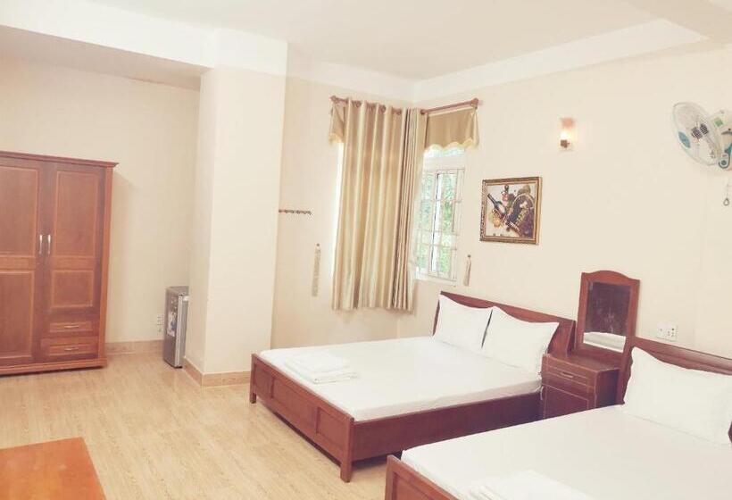 هتل Khách Sạn Cúc Phương