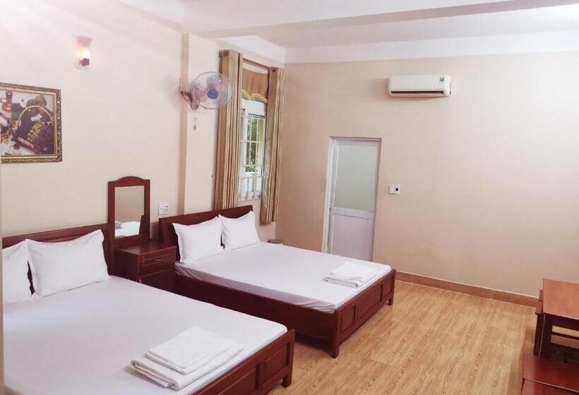 هتل Khách Sạn Cúc Phương