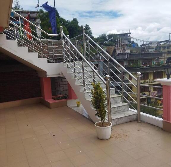 בית מלון כפרי Nambrog