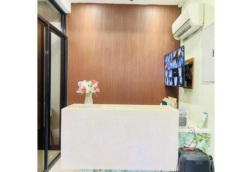 هتل Oyo 1008 Armond Bed And Breakfast