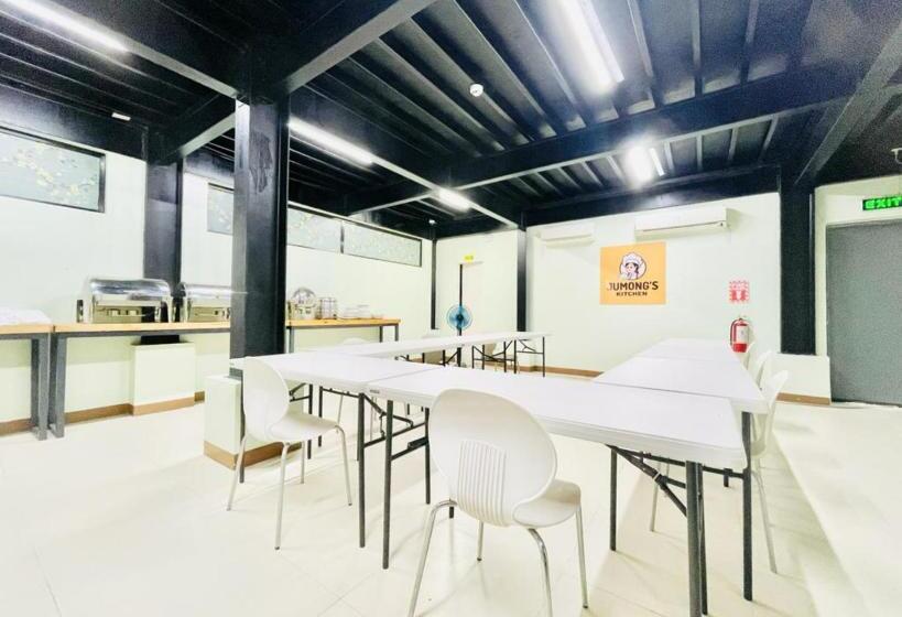 هتل Oyo 1008 Armond Bed And Breakfast