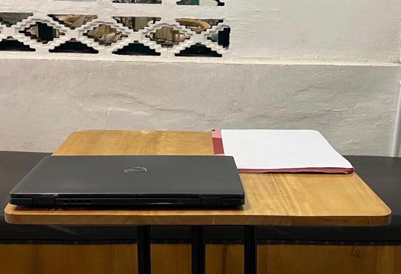 בית מלון כפרי Oyo 93074 Wisma Aliyah