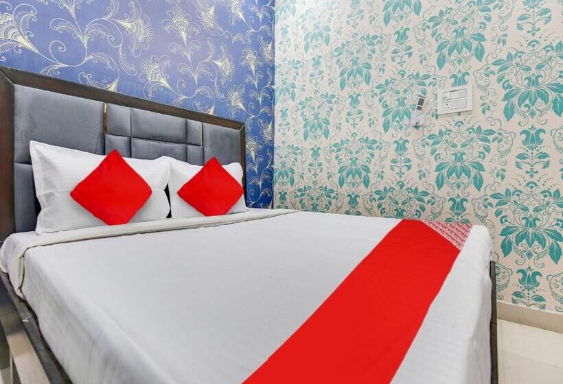 酒店 Flagship Small Town