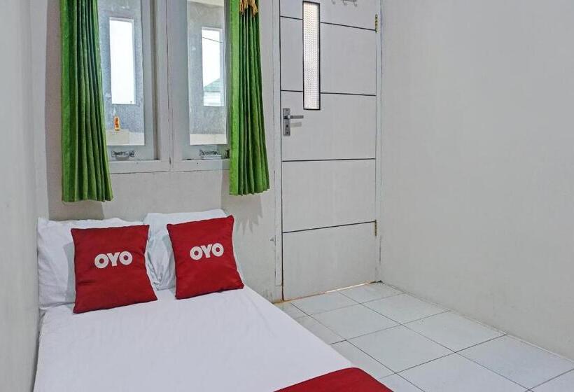 Отель Oyo Life 92684 Kost Mutiara Nirwana