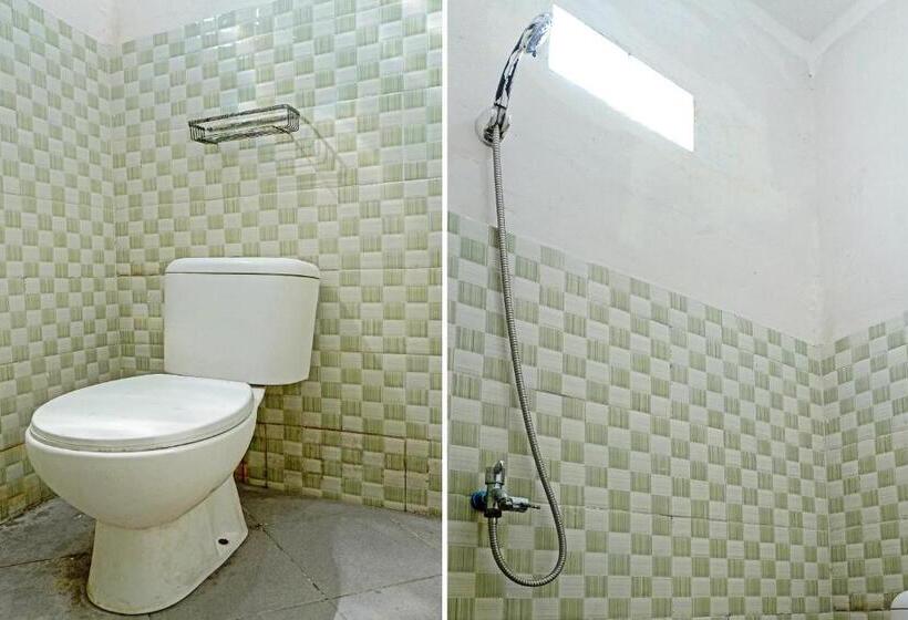 Отель Oyo Life 92684 Kost Mutiara Nirwana