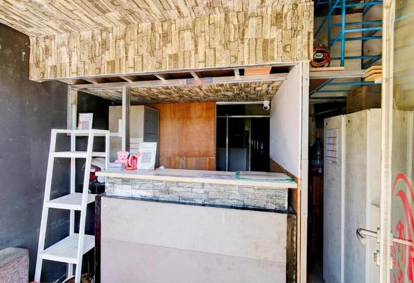 ホテル Oyo Life 92874 Apartement Grand Sentraland Karawang By Red Dragon