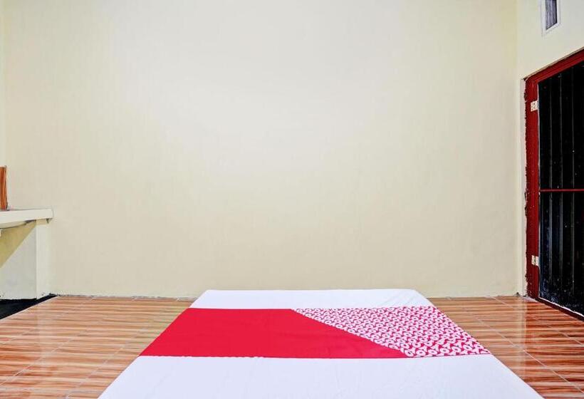 בית מלון כפרי Oyo Life 92920 Rumah Kost Azca