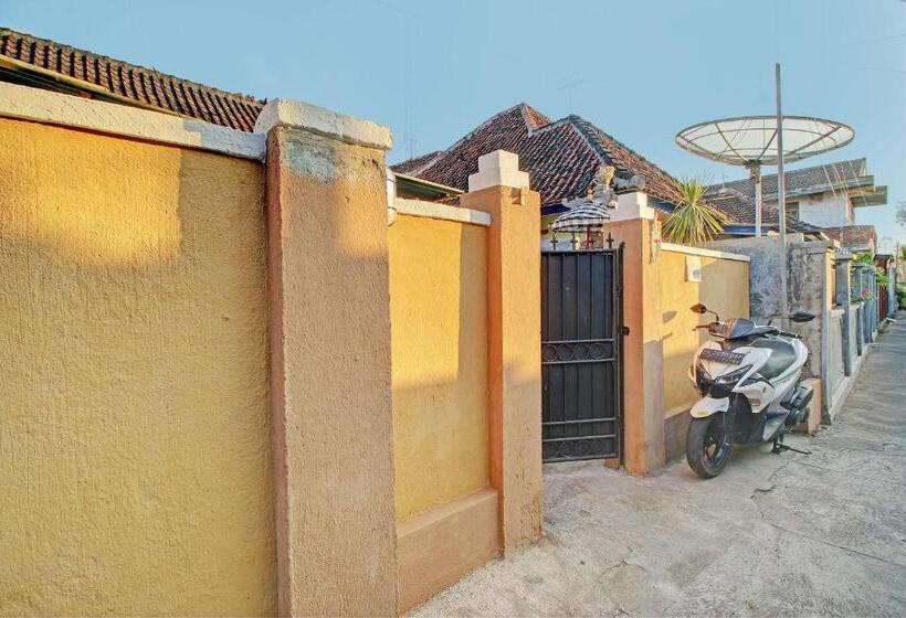 בית מלון כפרי Oyo Life 92953 Nirmala Kost