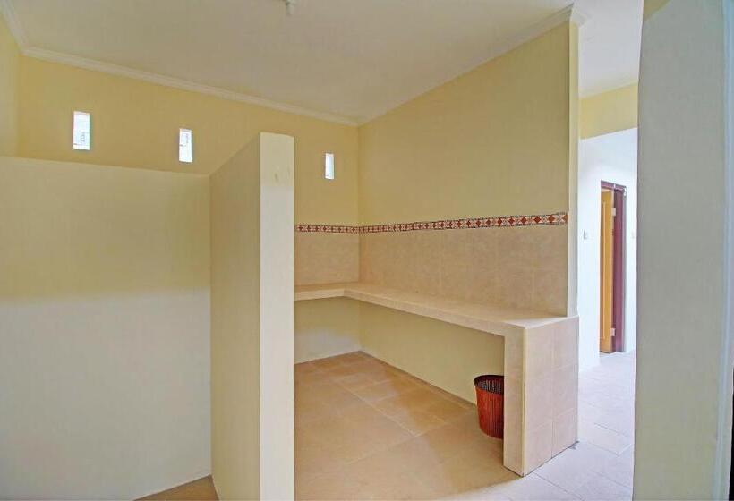 בית מלון כפרי Oyo Life 92953 Nirmala Kost