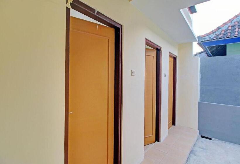 בית מלון כפרי Oyo Life 92953 Nirmala Kost