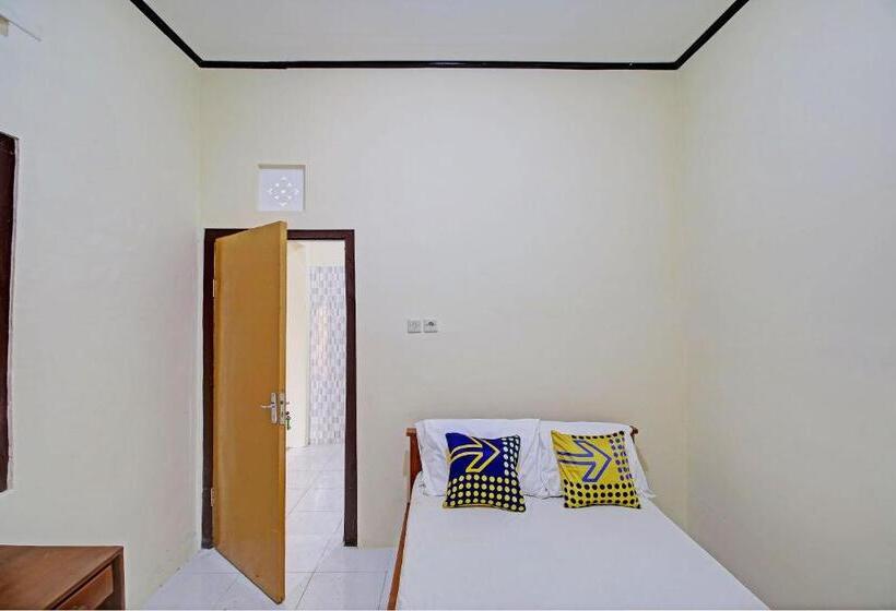 בית מלון כפרי Oyo Life 92953 Nirmala Kost