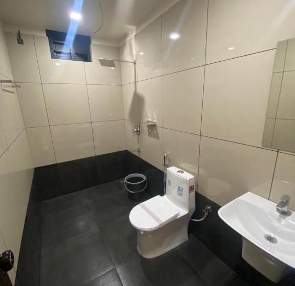 هتل Redbell Suites Kizhisseri