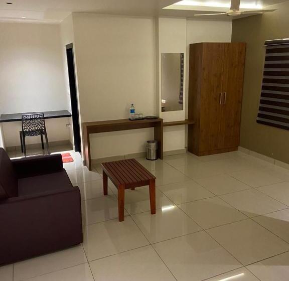 هتل Redbell Suites Kizhisseri