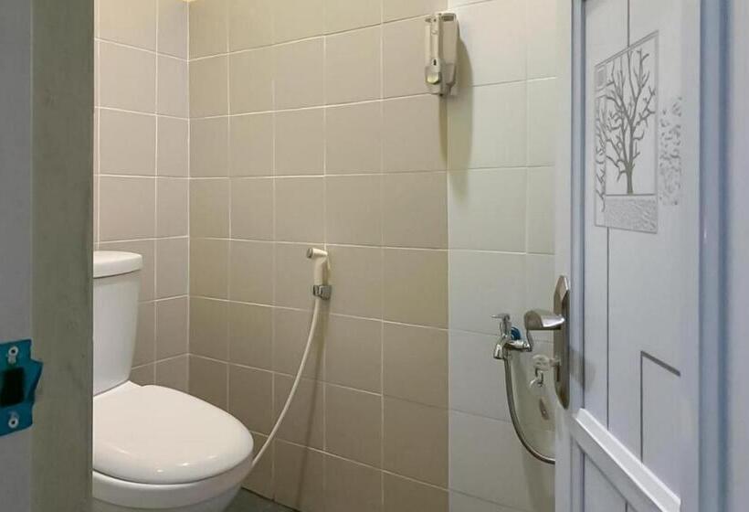 호텔 Reddoorz Syariah @ Jl D I Panjaitan Batu 7 Tanjung Pinang