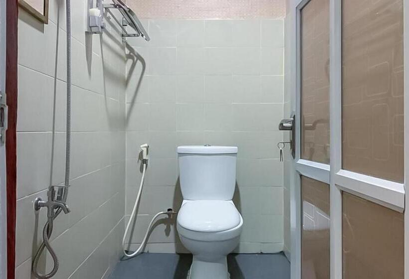 호텔 Reddoorz Syariah @ Jl D I Panjaitan Batu 7 Tanjung Pinang