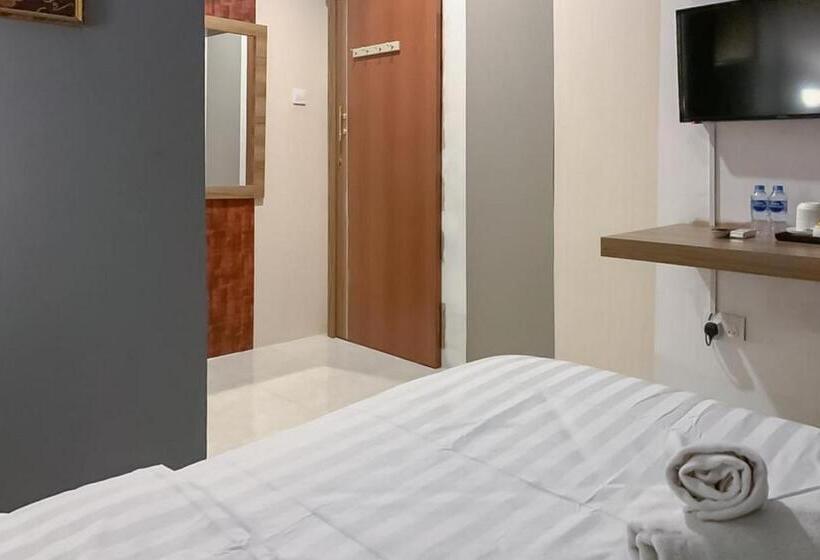 호텔 Reddoorz Syariah @ Jl D I Panjaitan Batu 7 Tanjung Pinang