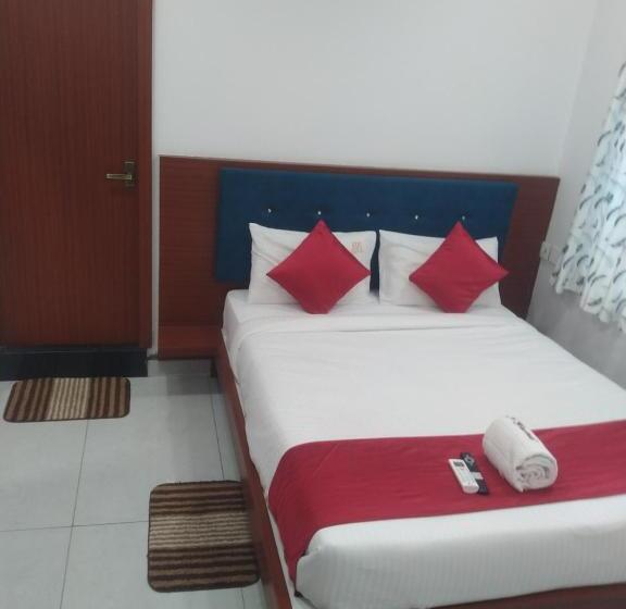 هتل Rk Grand Luxury Acs