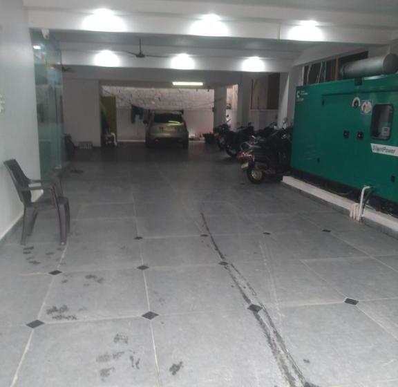 هتل Rk Grand Luxury Acs