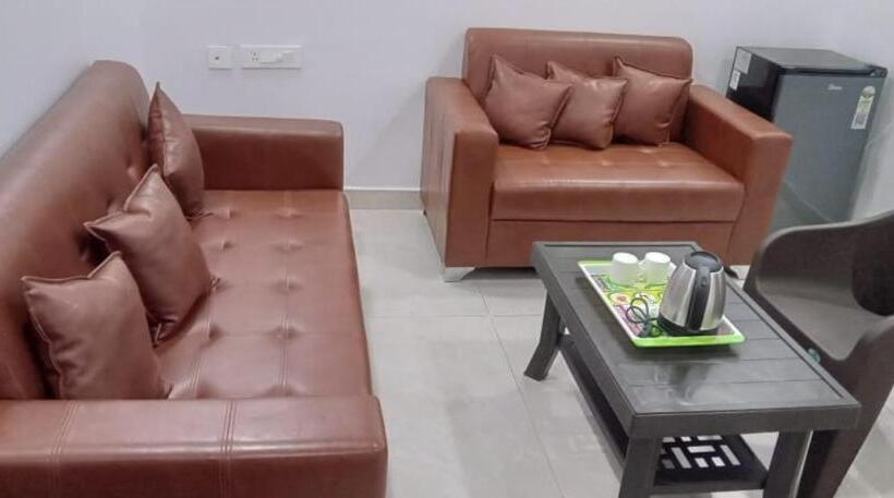 هتل Rk Grand Luxury Acs