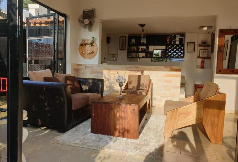 هتل Rosa Negra Uganda