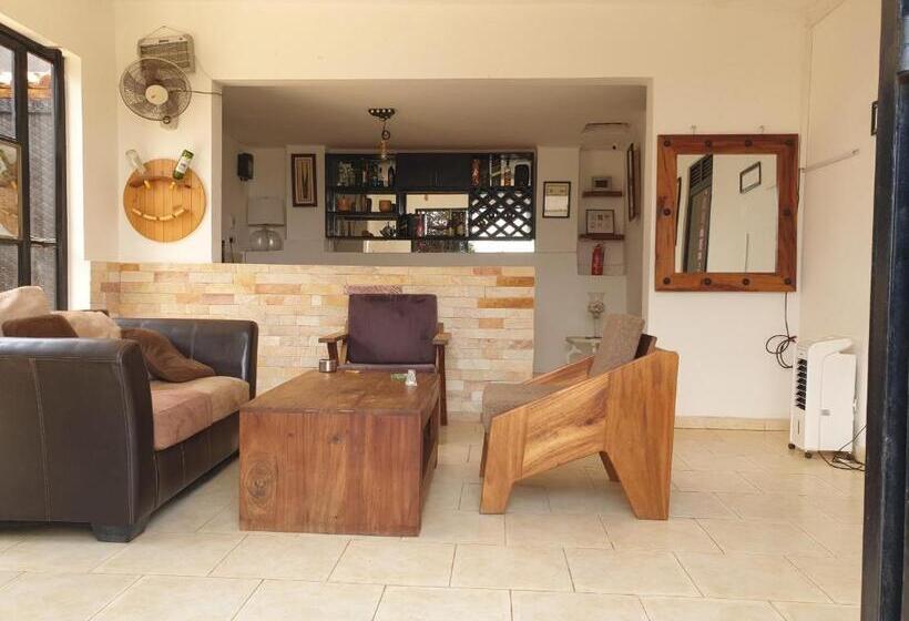 هتل Rosa Negra Uganda