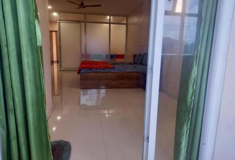 בית מלון כפרי Sai Baba Palace