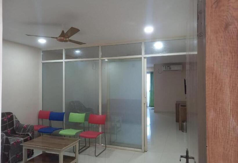 בית מלון כפרי Sai Baba Palace