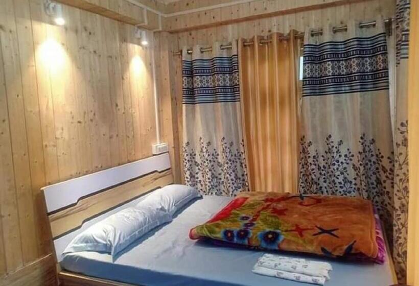 호텔 Salamander Jungle Camp By Stayapart